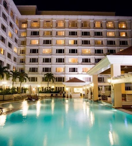 Khách Sạn Equatorial