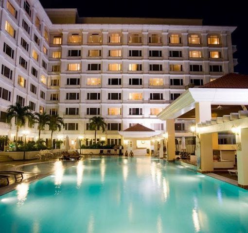 Khách Sạn Equatorial