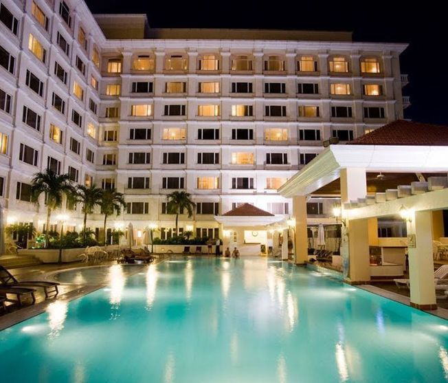 Khách Sạn Equatorial